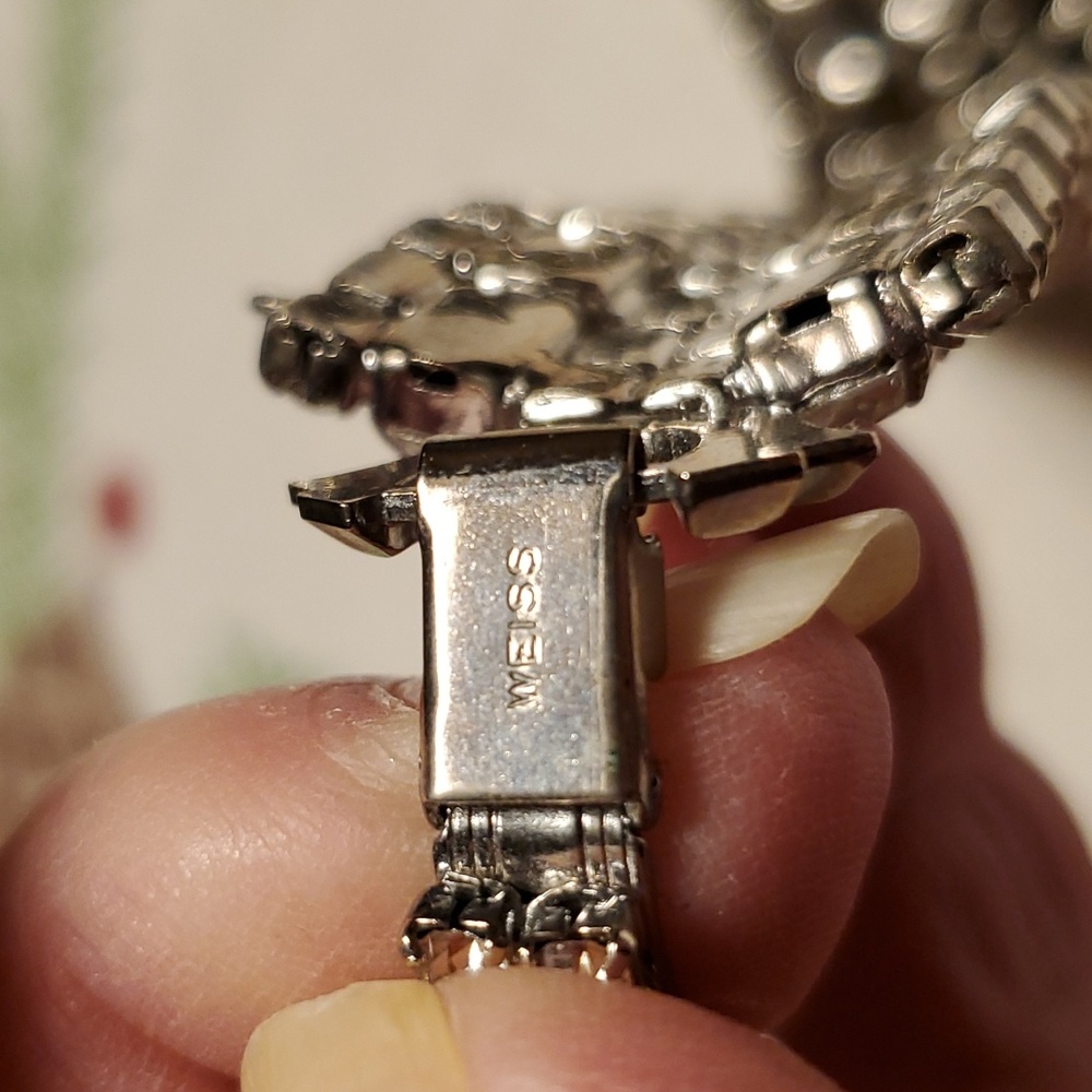 💥SOLD💥Weiss Rhinstone Bracelet - Picture 4 of 8